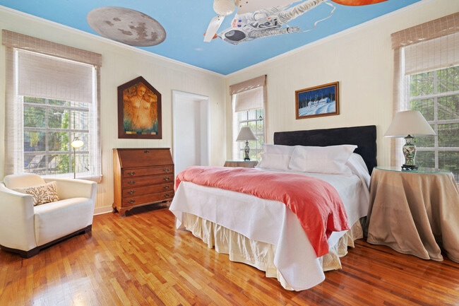 Building Photo - 353 Seaspray Ave