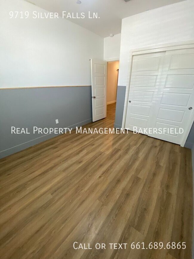 Building Photo - 9719 Silver Falls Ln