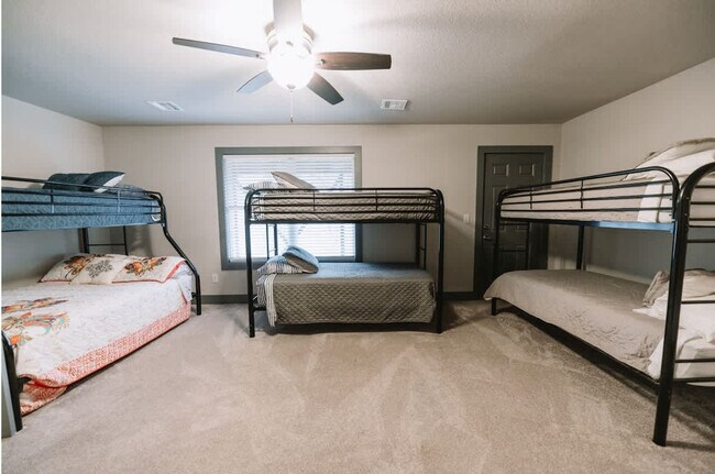 Building Photo - 2104 Almand Dr