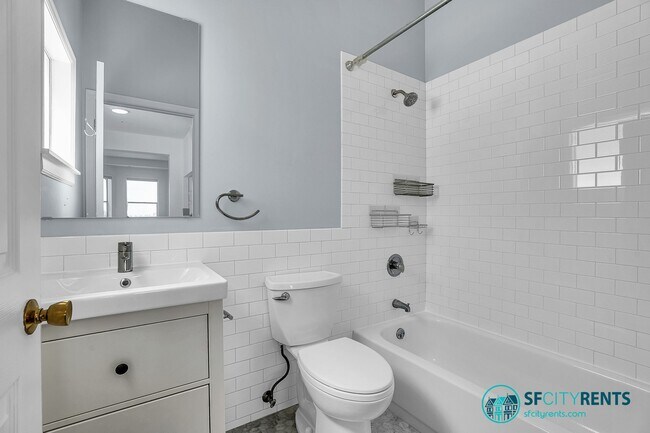 Building Photo - Noe Valley: Remodeled Top Floor Bi-Level Apartment w/ Views & Shared Yard
