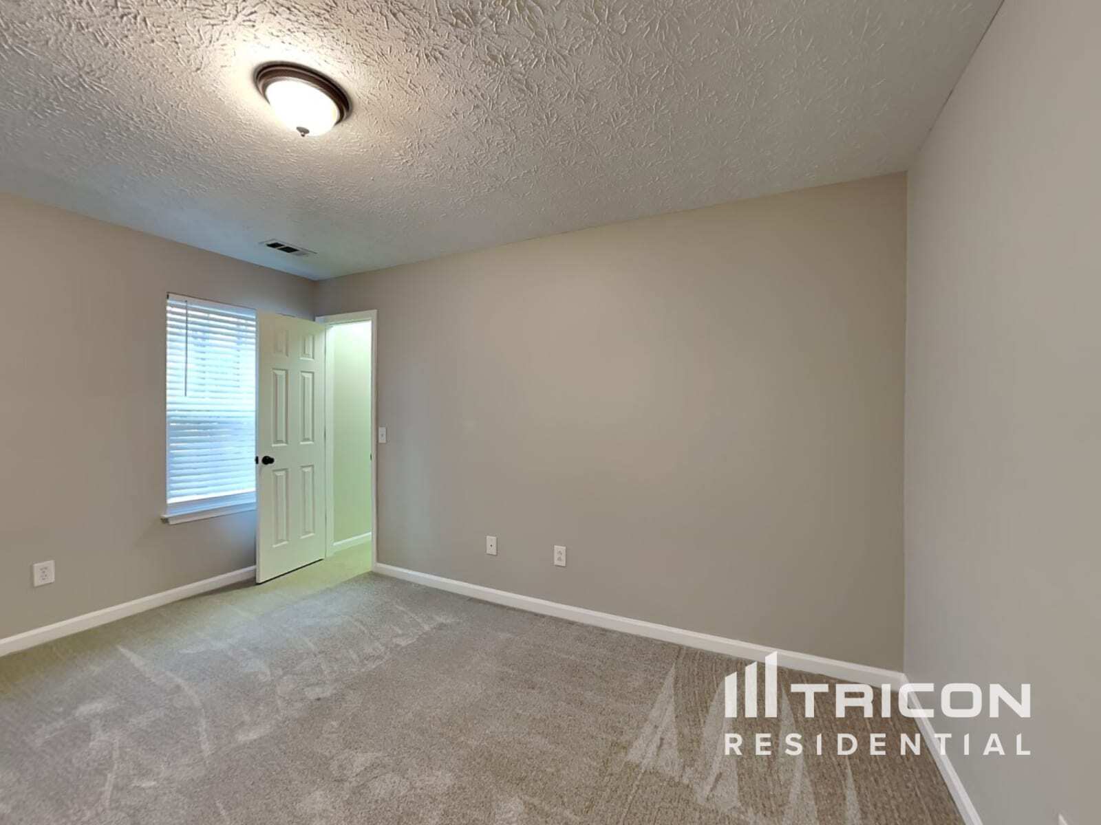 Building Photo - 8665 River Rock Ct