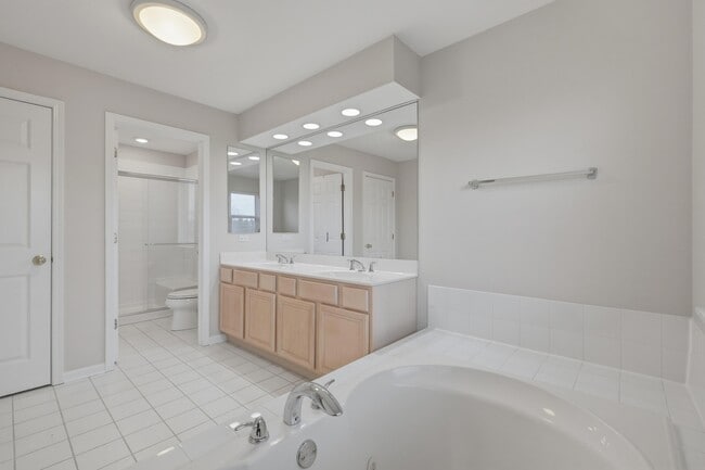 Building Photo - 4225 Henry Way