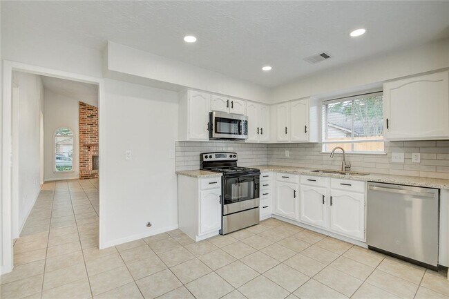 Building Photo - 22511 Market Square Ln