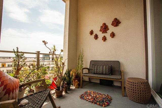 Building Photo - 2048 Foxtrot Lp