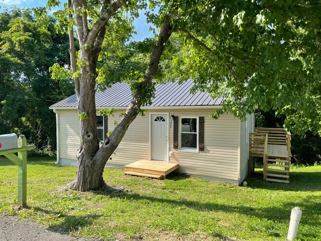 Building Photo - 224 Mount Leo Heights St