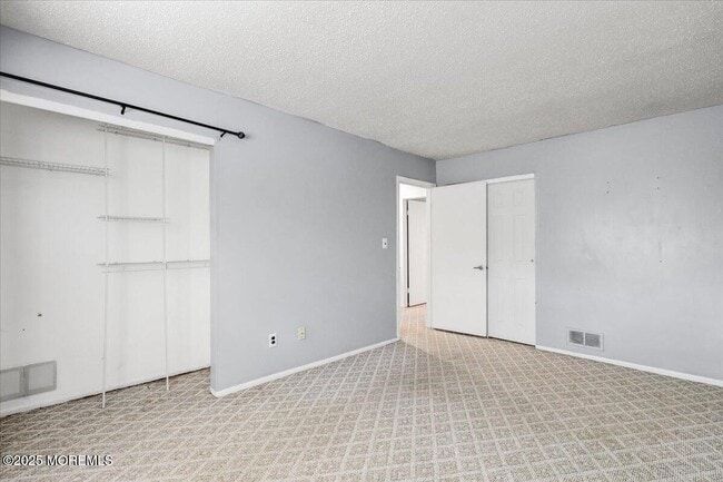 Building Photo - 604 Ezara Ct