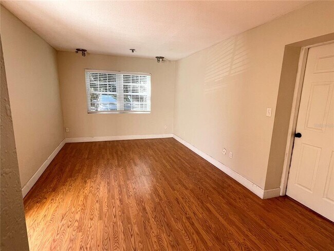 Building Photo - 406 Belmont St