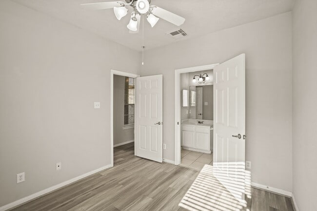 Building Photo - 24607 Lake Path Cir