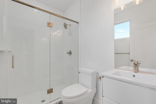 Building Photo - 2119 N Front St