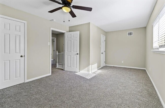 Building Photo - 416 Kickapoo Dr