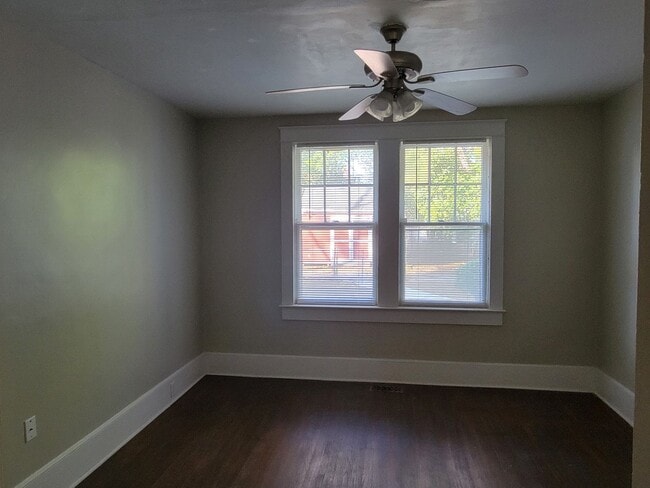 Building Photo - 3 Bedroom 1.5 bath House Florence!