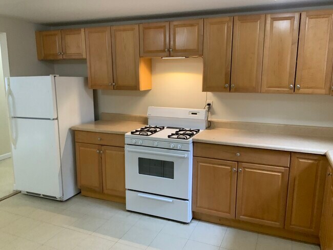 Building Photo - 300 Ketchamtown Rd