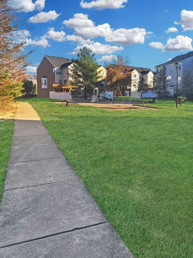 Building Photo - 3074 Esser Pl