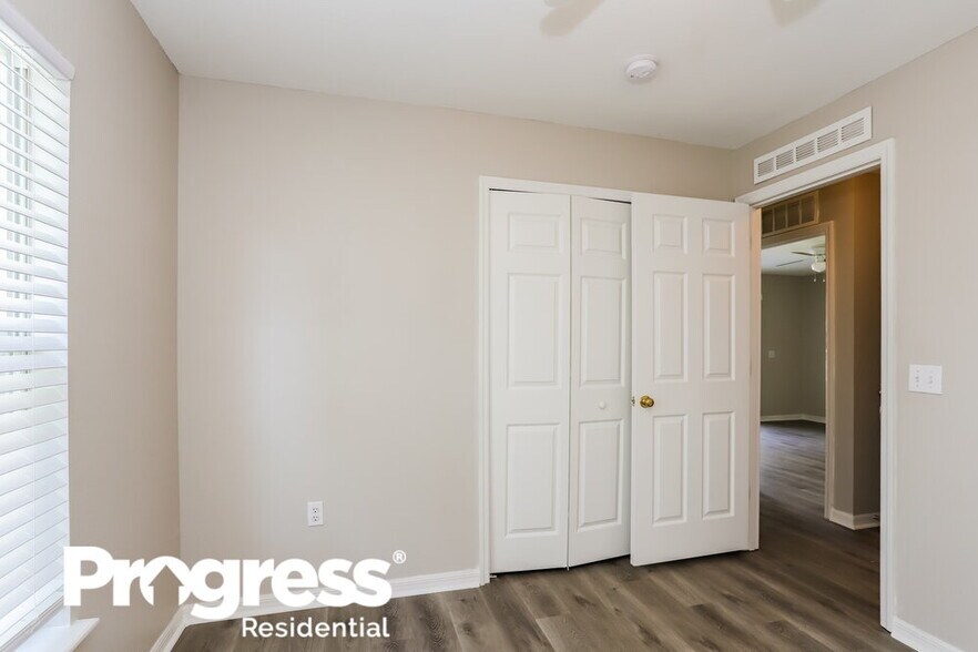 Building Photo - 17031 Ongar Ct