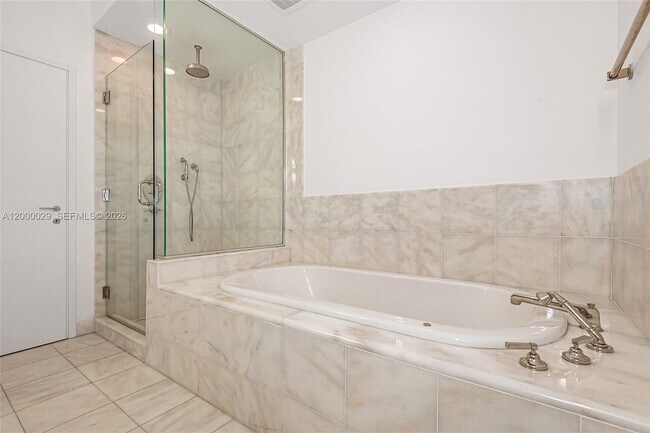 Building Photo - 50 South Pointe Dr