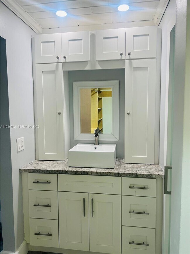 Building Photo - 1070 NW 53rd St