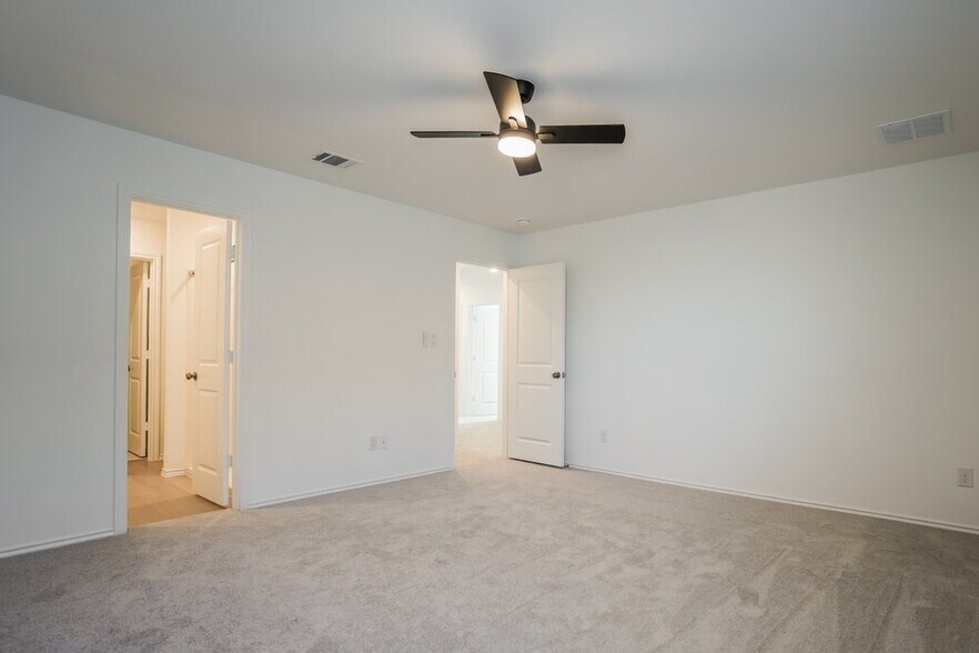 Building Photo - 400 Park Ave