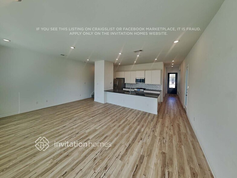 Building Photo - 4026 Champlain Wy