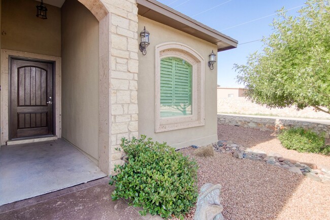 Building Photo - Eastside Beautiful 3 bed/2 baths for RENT