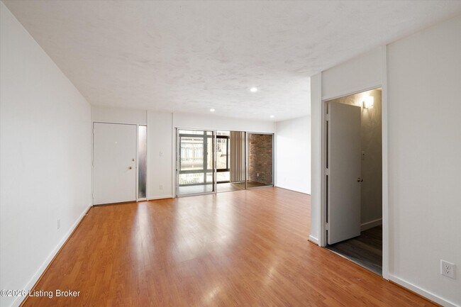 Building Photo - 1040 Cherokee Rd