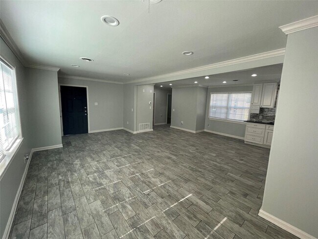 Building Photo - 3 BR/2BA |  Renovated Single Family Home |   2-car garage | Fenced backyard!