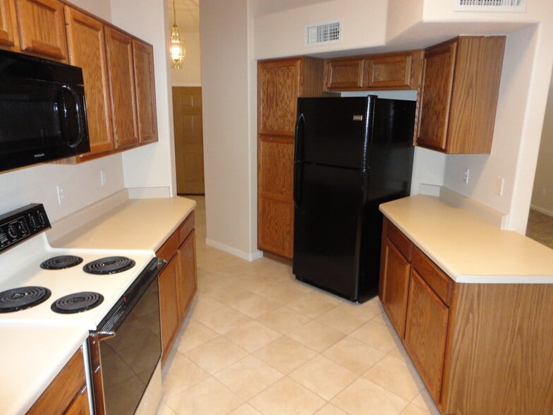 Building Photo - 233 W Verano Pl