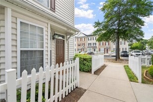 Building Photo - 2014 Gentry St