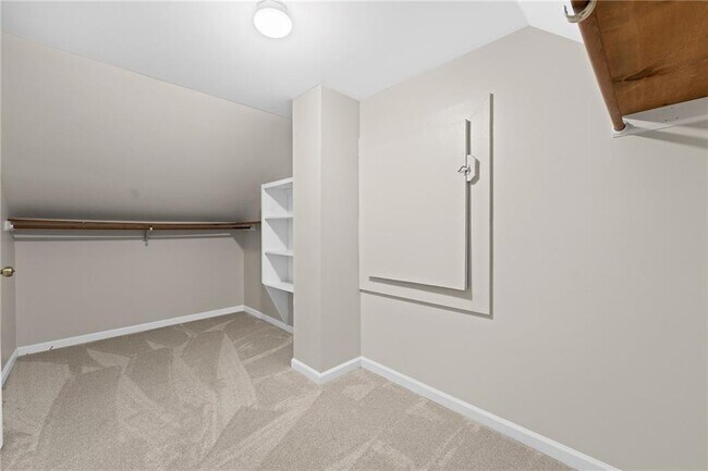 Building Photo - 4496 Windsor Oaks Dr