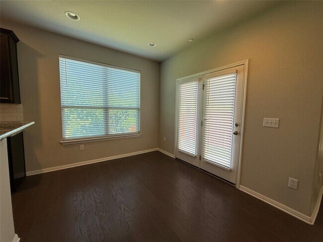 Building Photo - 3240 E Whitestone Blvd