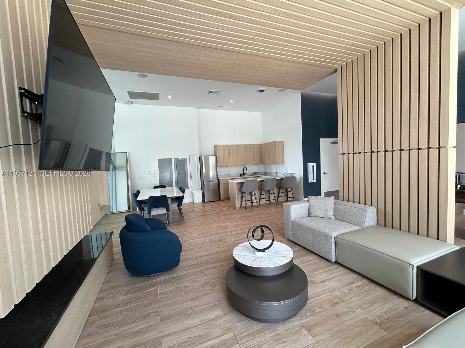 Building Photo - 90 SW 3rd St