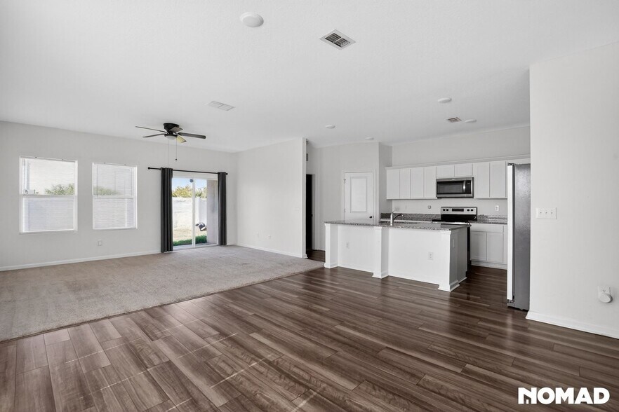 Building Photo - 2389 Harris Hawk Ave