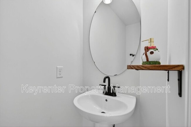 Building Photo - 112 Deer Grv Ct