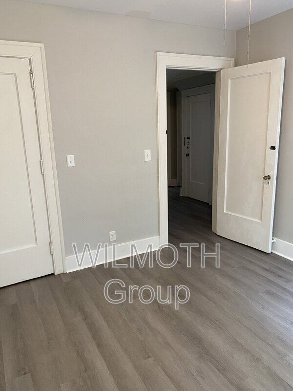 Building Photo - 408 W Mulberry St