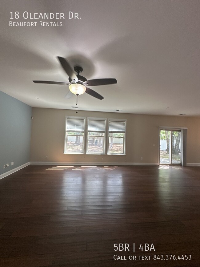 Building Photo - 18 Oleander Dr