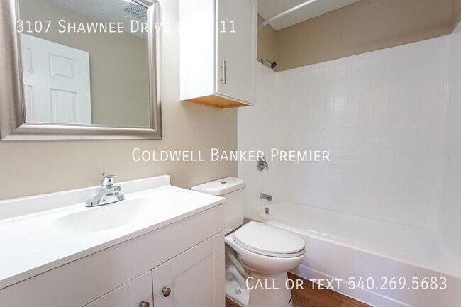 Building Photo - 3107 Shawnee Dr