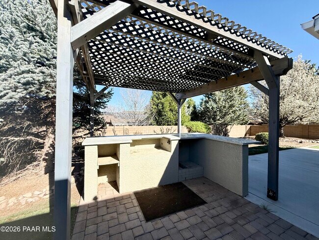 Building Photo - 7861 N Rambling Ln