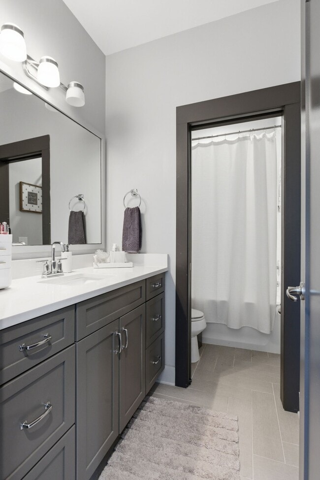 Building Photo - 1608 16th Ave N