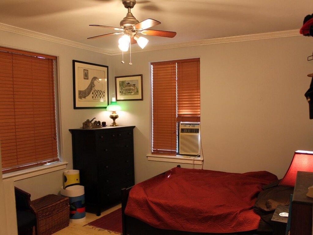 bedroom (furnished for photo) - 1121 Myrtle Ave