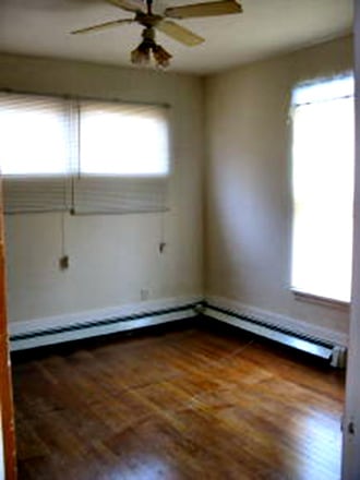 Building Photo - 602 W Columbia Ave