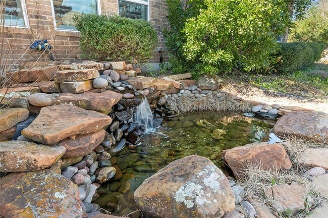 Building Photo - 8501 High Summit Ln