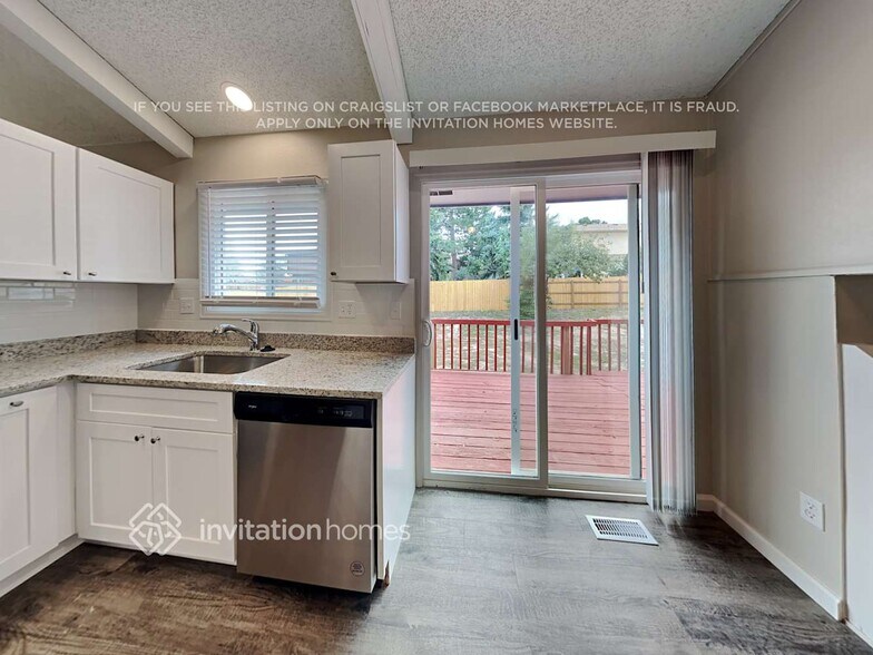 Building Photo - 3155 Zephyr Dr