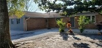 Building Photo - 1420 Simmons Rd