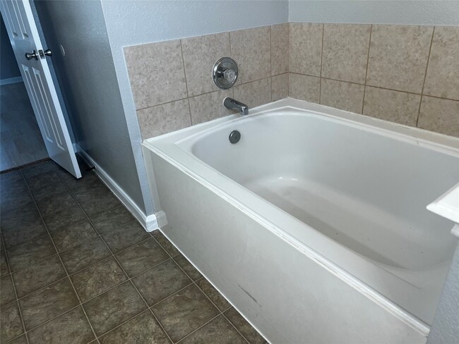 Building Photo - 2706 Piney Lake Ct