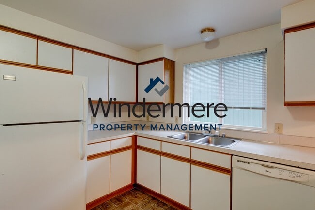 Building Photo - Two Bedroom Apartment in Coupeville