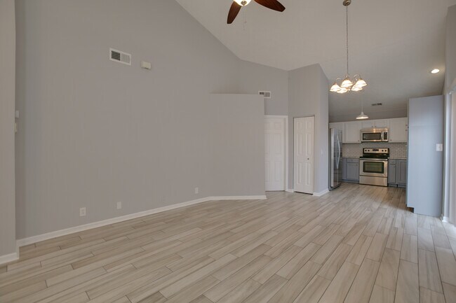 Building Photo - 1139 Alandee St.
