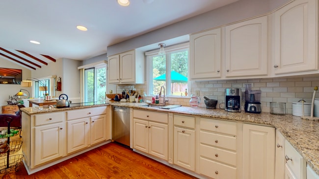 Building Photo - Beautiful Colonial Cape with Fireplace, De...