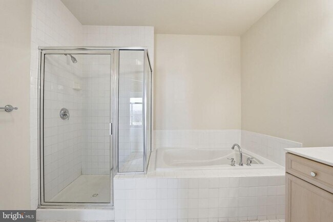 Building Photo - 500 Belmont Bay Dr