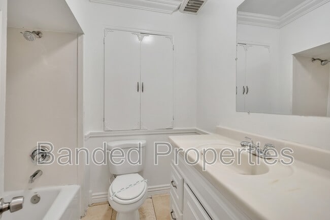 Building Photo - 741 E Center St