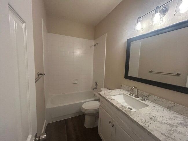 Building Photo - 20922 Barbons Heath Ct