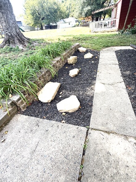 Building Photo - 11702 Kings Ln